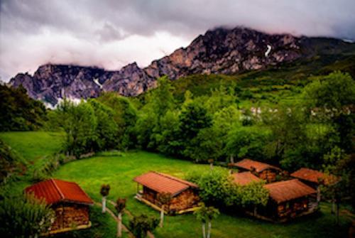 Hotel Rural Picos De Europa Posada De Valdeon Exterior foto